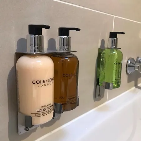 Harlow Coach House * هاروغايت