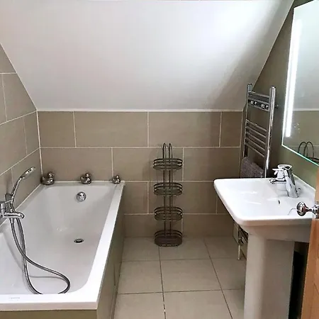 Harlow Coach House Feriehus *